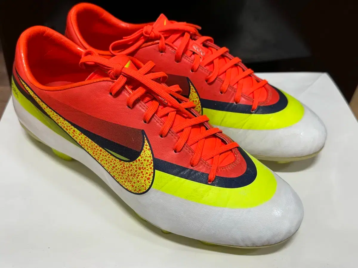 新品 ナイキ マーキュリアルヴェイパー9 fg CR7 galaxy CR7